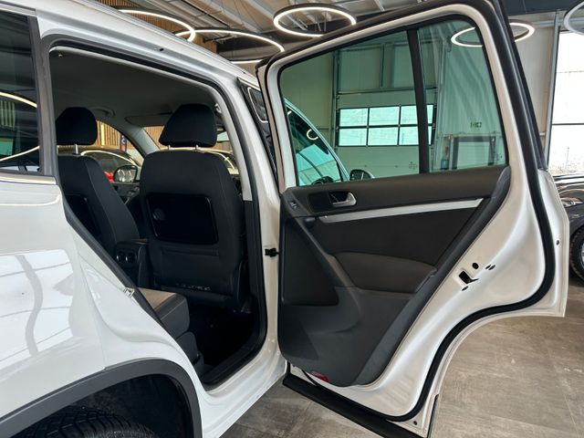 Volkswagen Tiguan Sport & Style 4Motion *2. Hand*Klima*Navi