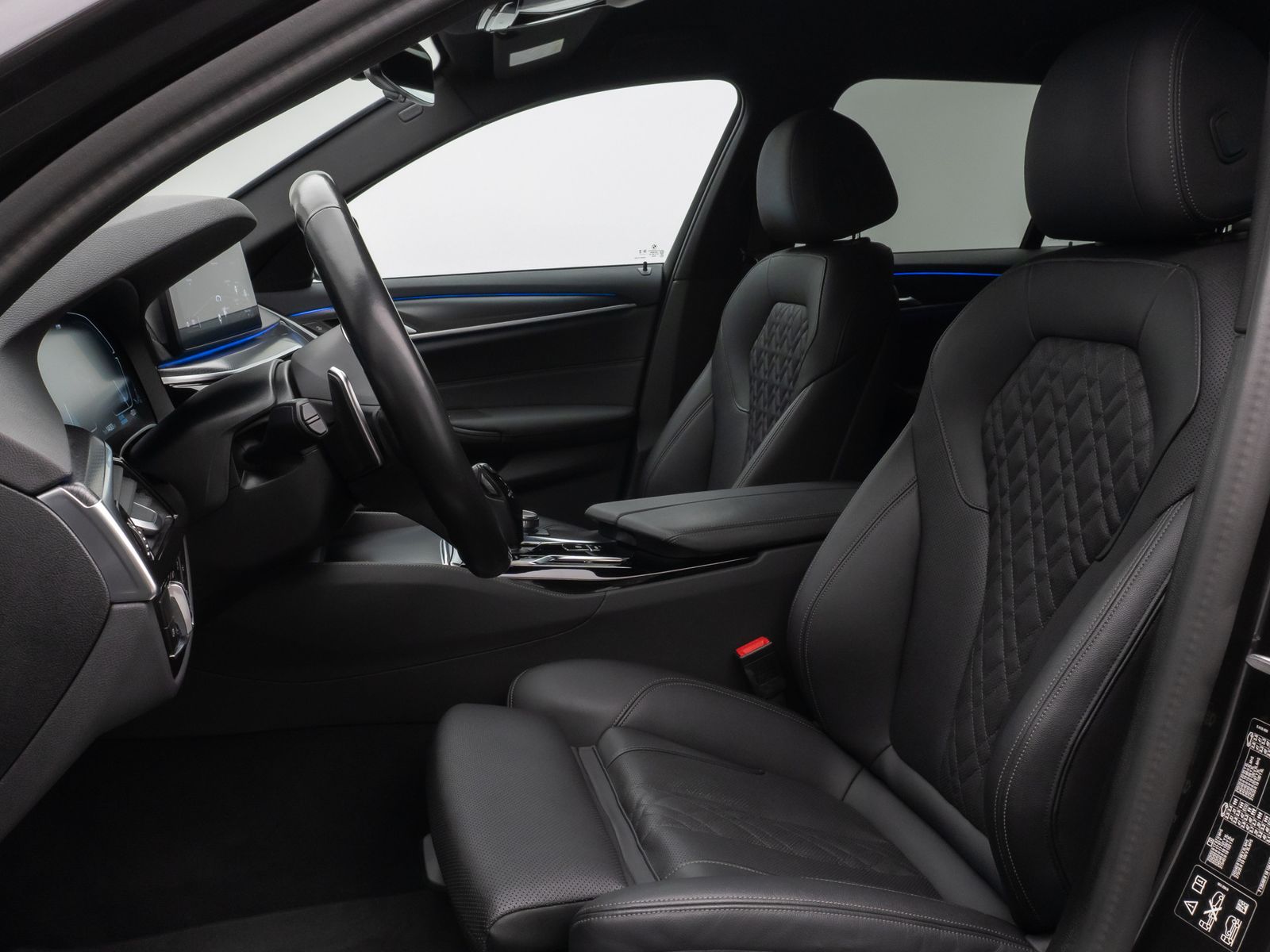 Fahrzeugabbildung BMW 530d xD M Sport DAB CockPitPro PDC Alarm 20Zoll