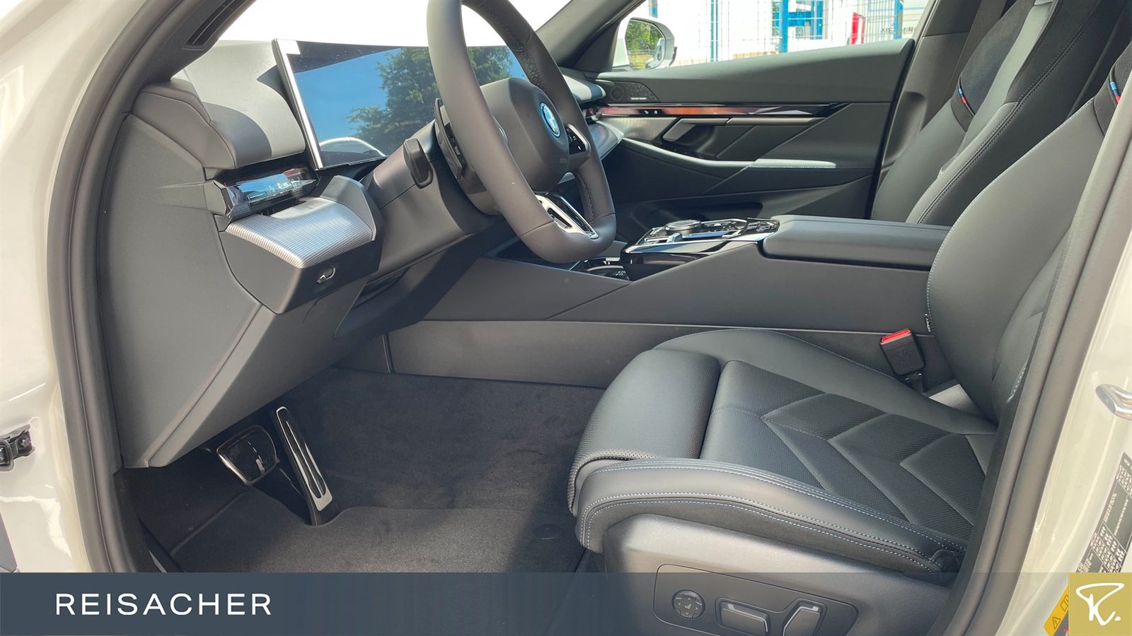 BMW i5 A Tou xDrive40 M-Sport,AHK,DAProf,Autom foto 4