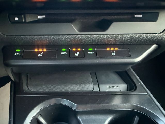 Lexus UX 250 h Launch Edition