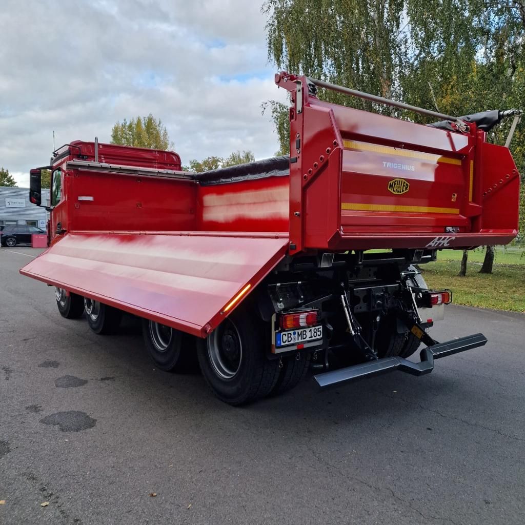 Fahrzeugabbildung Mercedes-Benz Arocs 3246 Meiller Dreiseitenkipper 8x4/4 Navi