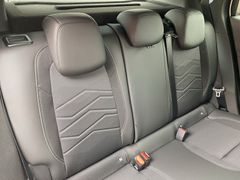 JEEP AVENGER SUMMIT Schiebedach/JBL-Soundsystem/el.He