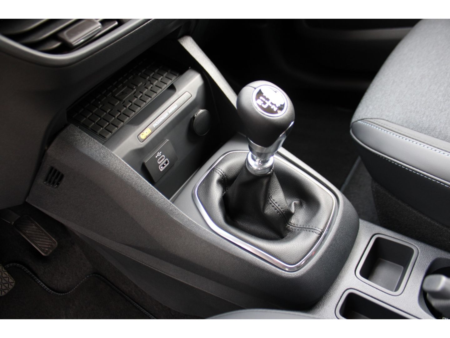 Fahrzeugabbildung Ford Tourneo Courier Active1,0 EcoBoost ACC Navi TWA