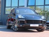 Porsche Cayenne S Diesel Sport-Chrono Softclose PanoDach - Porsche Cayenne Gebrauchtwagen in Düsseldorf