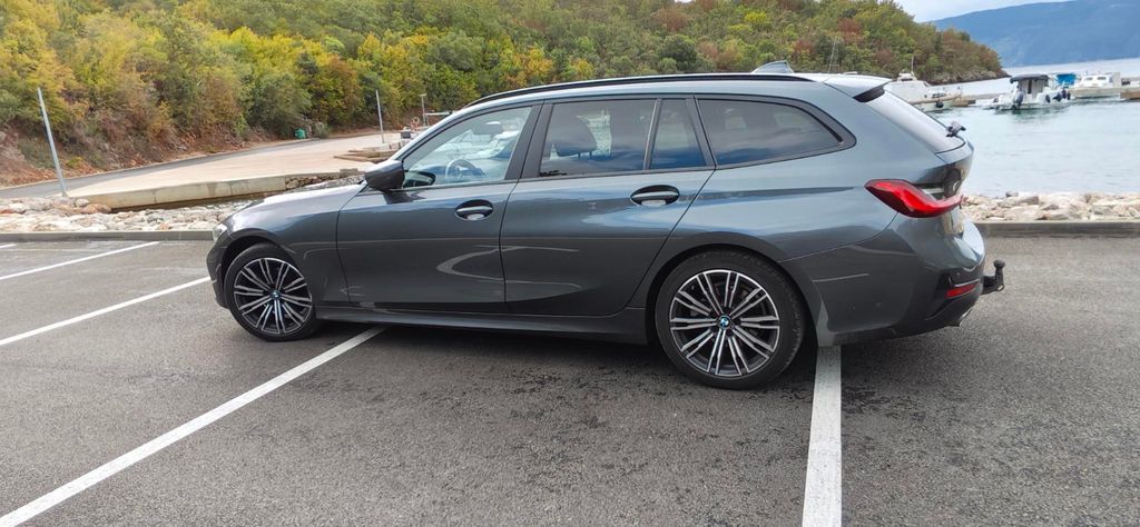 Image of BMW 320