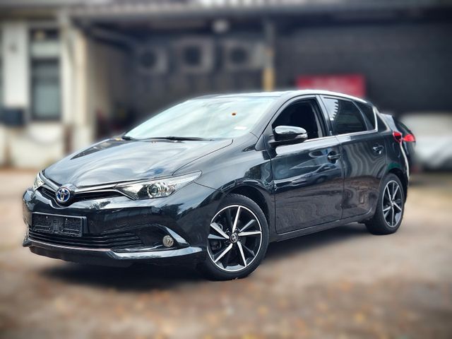 Toyota Auris Hybrid Team D; Sitzheizung, Navi