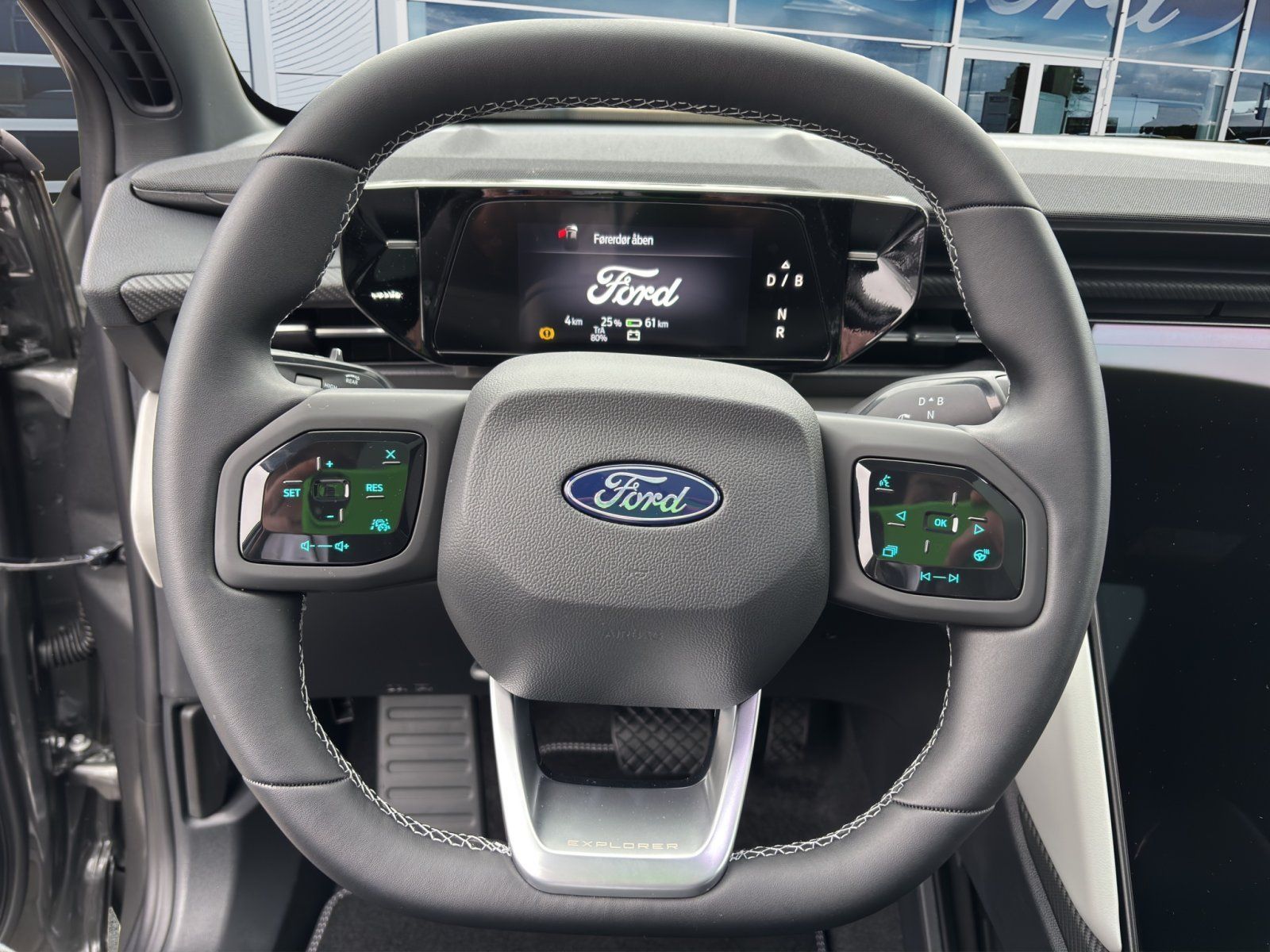 Fahrzeugabbildung Ford Explorer eMotor Premium RWD