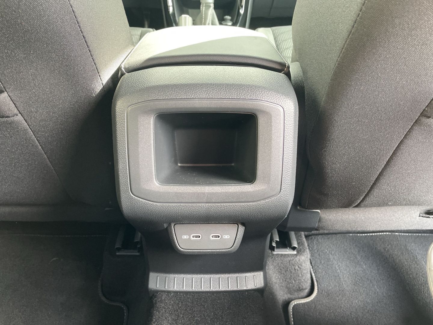 T-Cross 1.5 TSI DSG R-Line AHK/Kamera/Navi/App-C