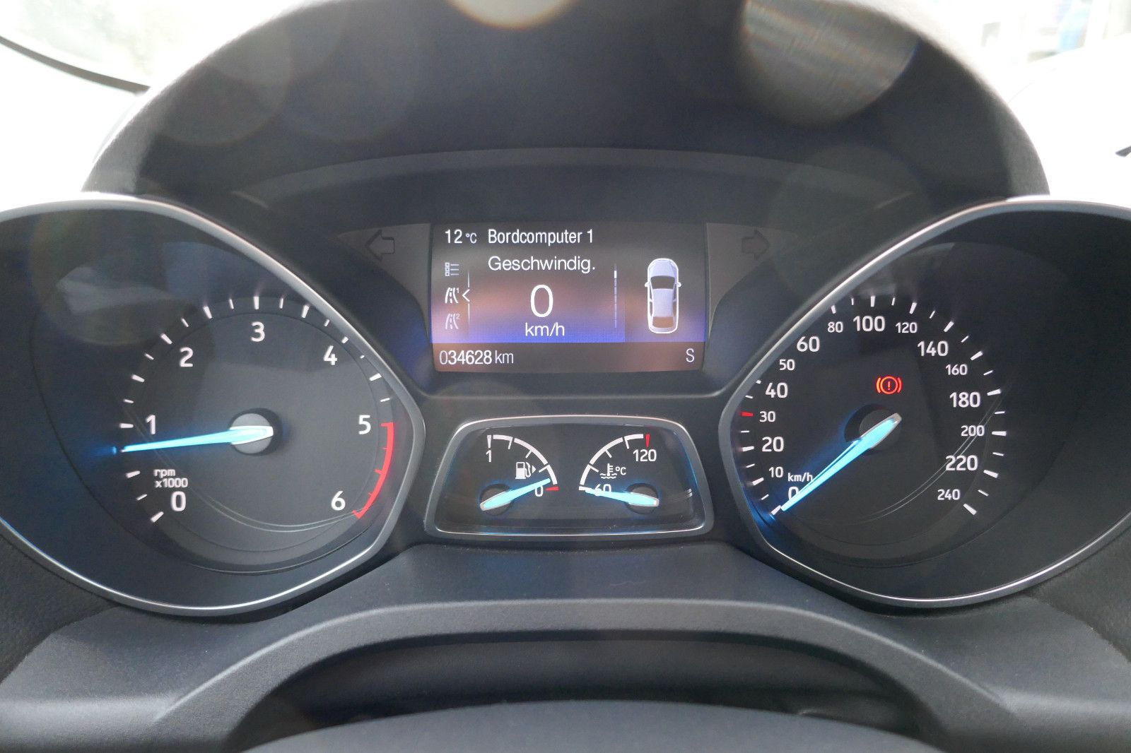 Fahrzeugabbildung Ford Kuga Cool&Connect