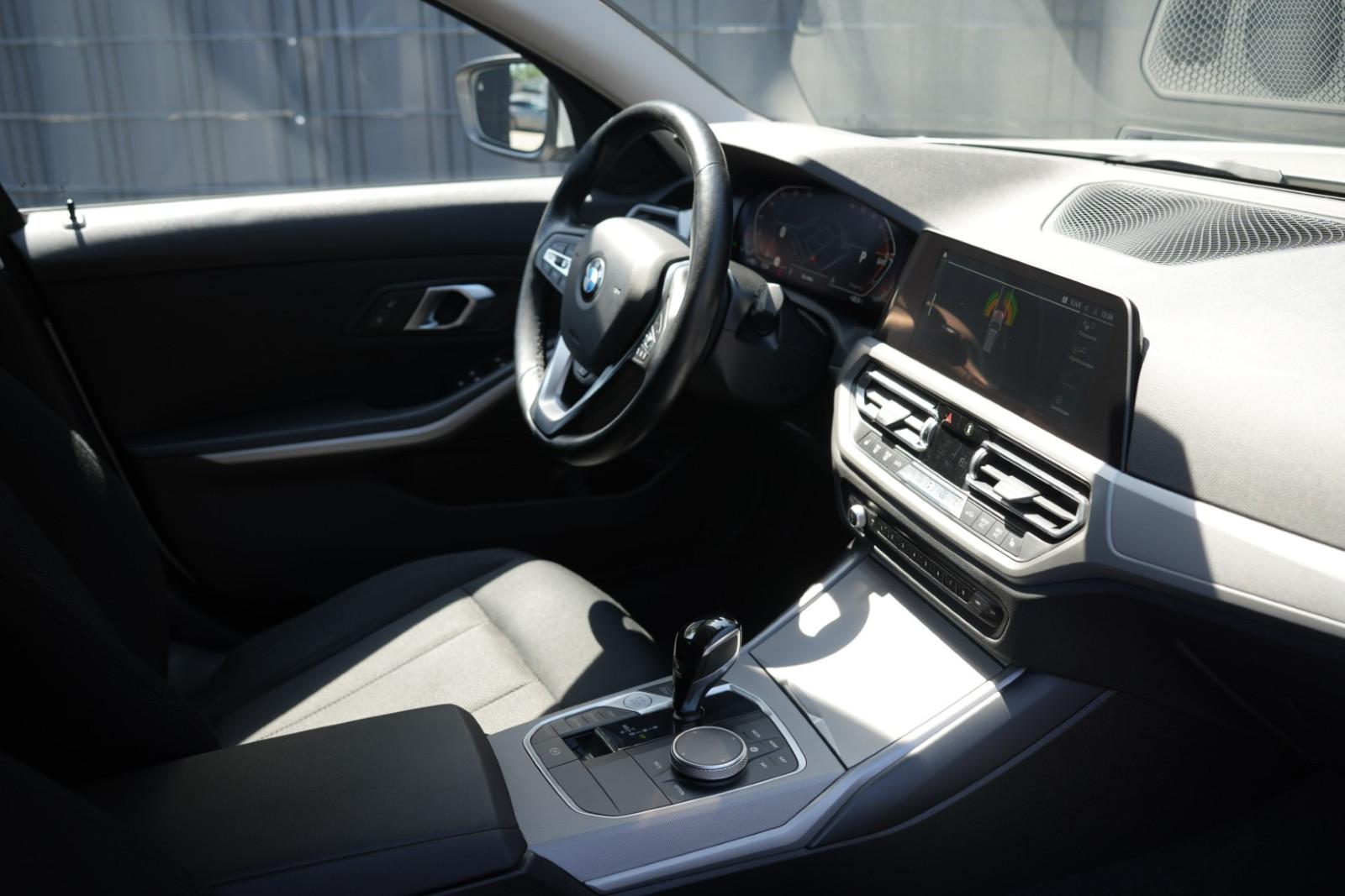 BMW 318 i Touring*ACC*AHK*LED*LIVE*DAB*, миниатюра 15