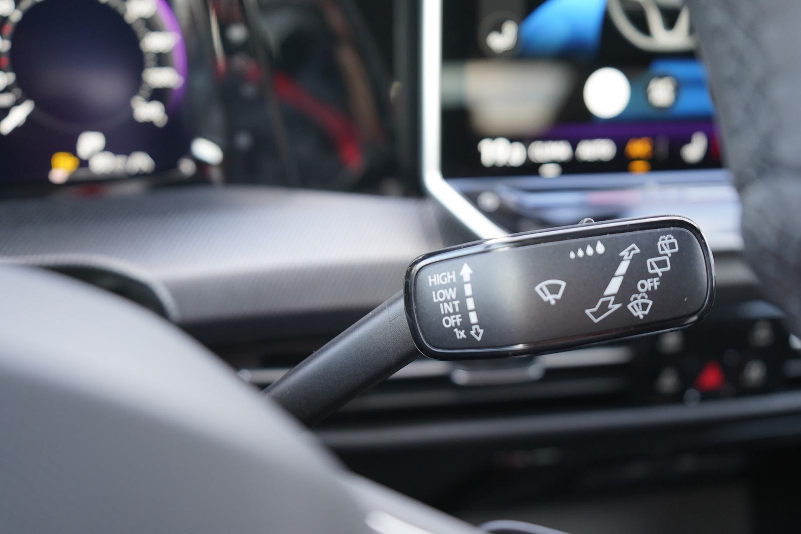 Volkswagen Golf VIII Variant 1.5 eTSI R-Line DSG LED Kamera, миниатюра 15