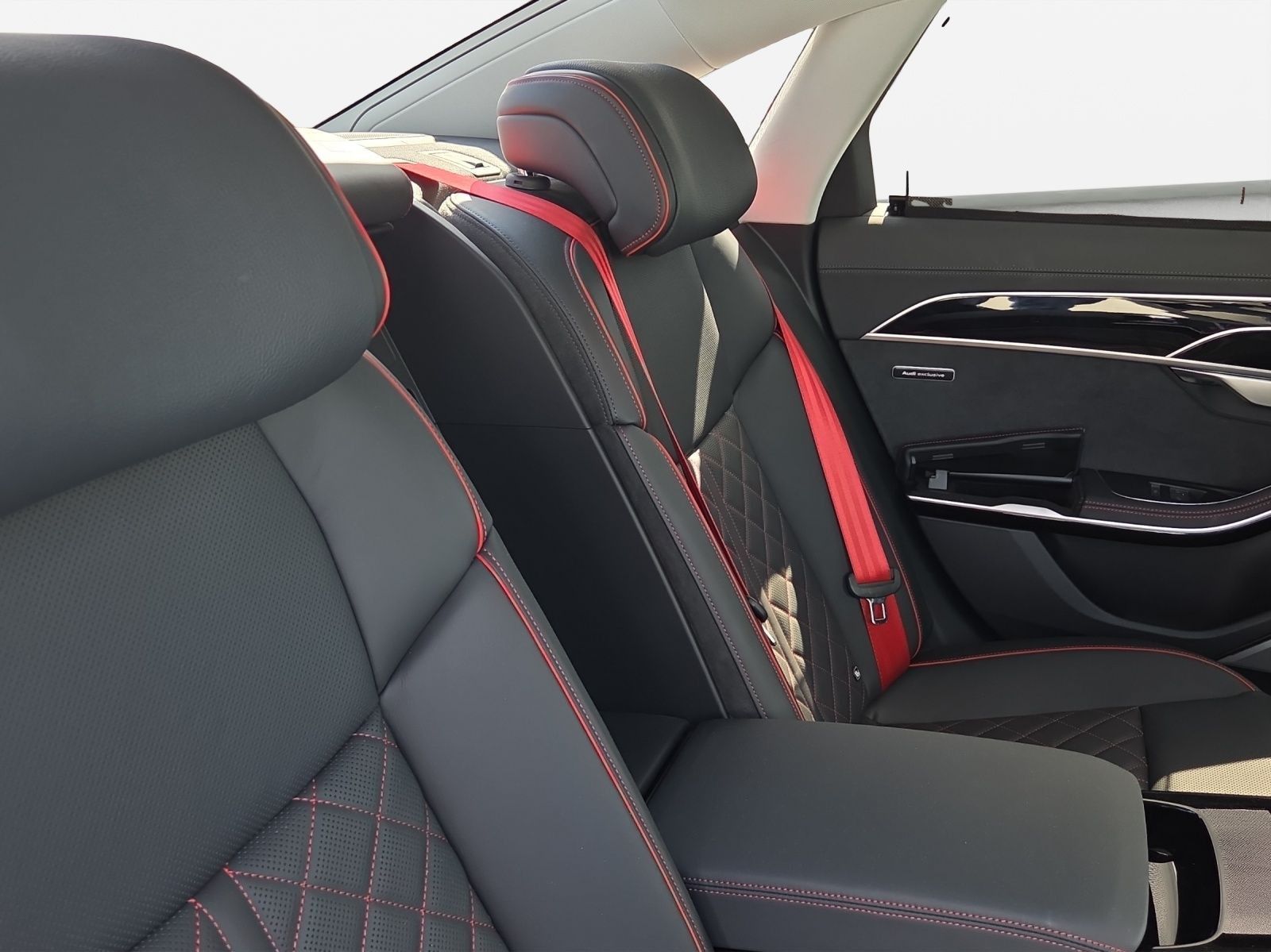 Audi S8 - Bild 16