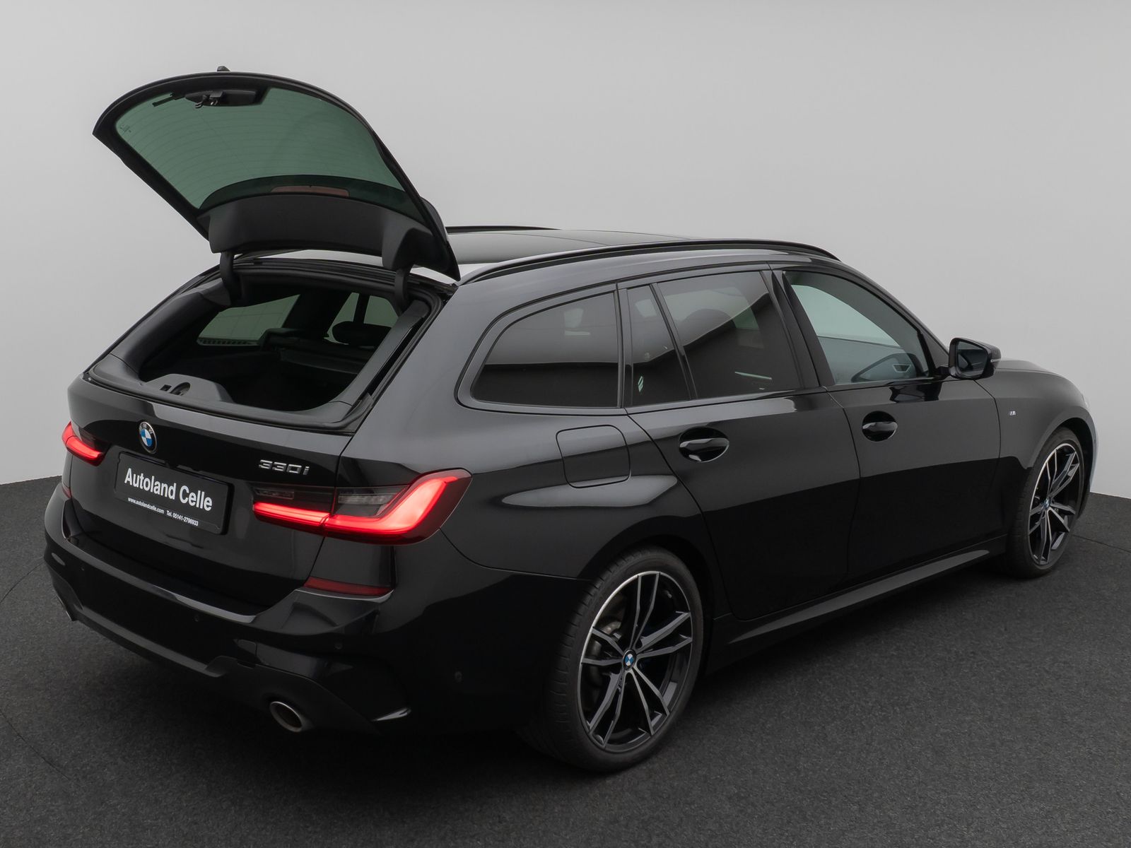 Fahrzeugabbildung BMW 330i M Sport Panorama Kamera Laser HUD DAB HiFi