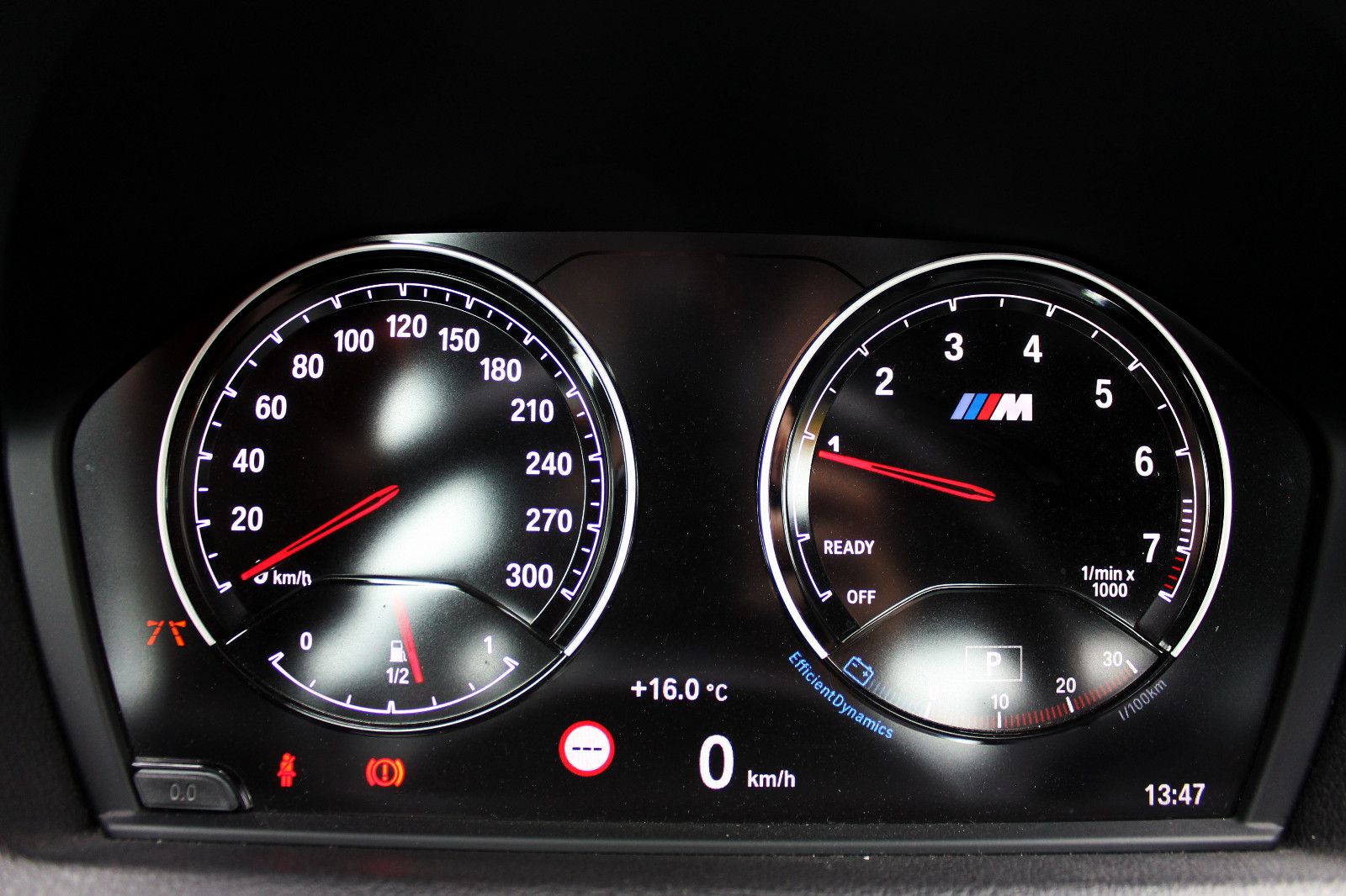 Fahrzeugabbildung BMW M2 Coupé DKG Carbon Dach PDC KAM TEMP H&K LED