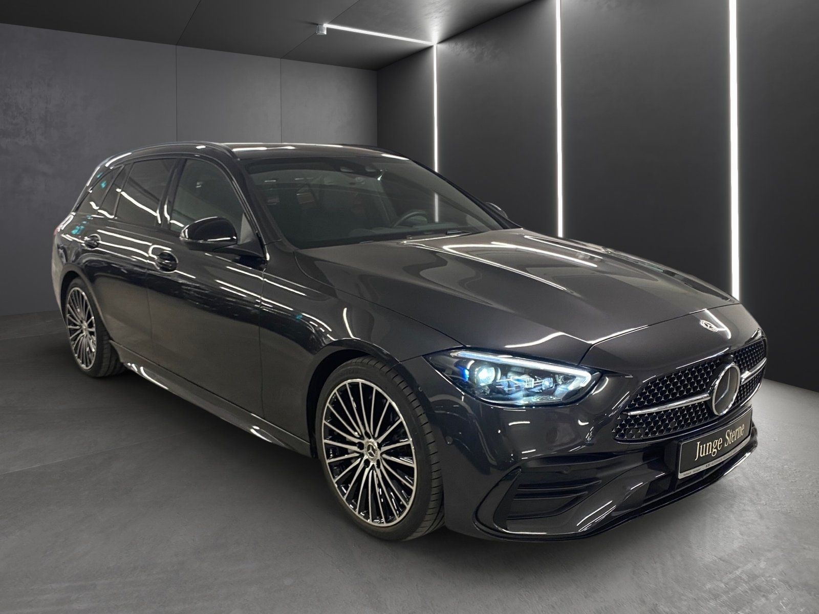 Fahrzeugabbildung Mercedes-Benz C 300 T AMG*Panorama*Distro*AHK*Night*LED*Totwin