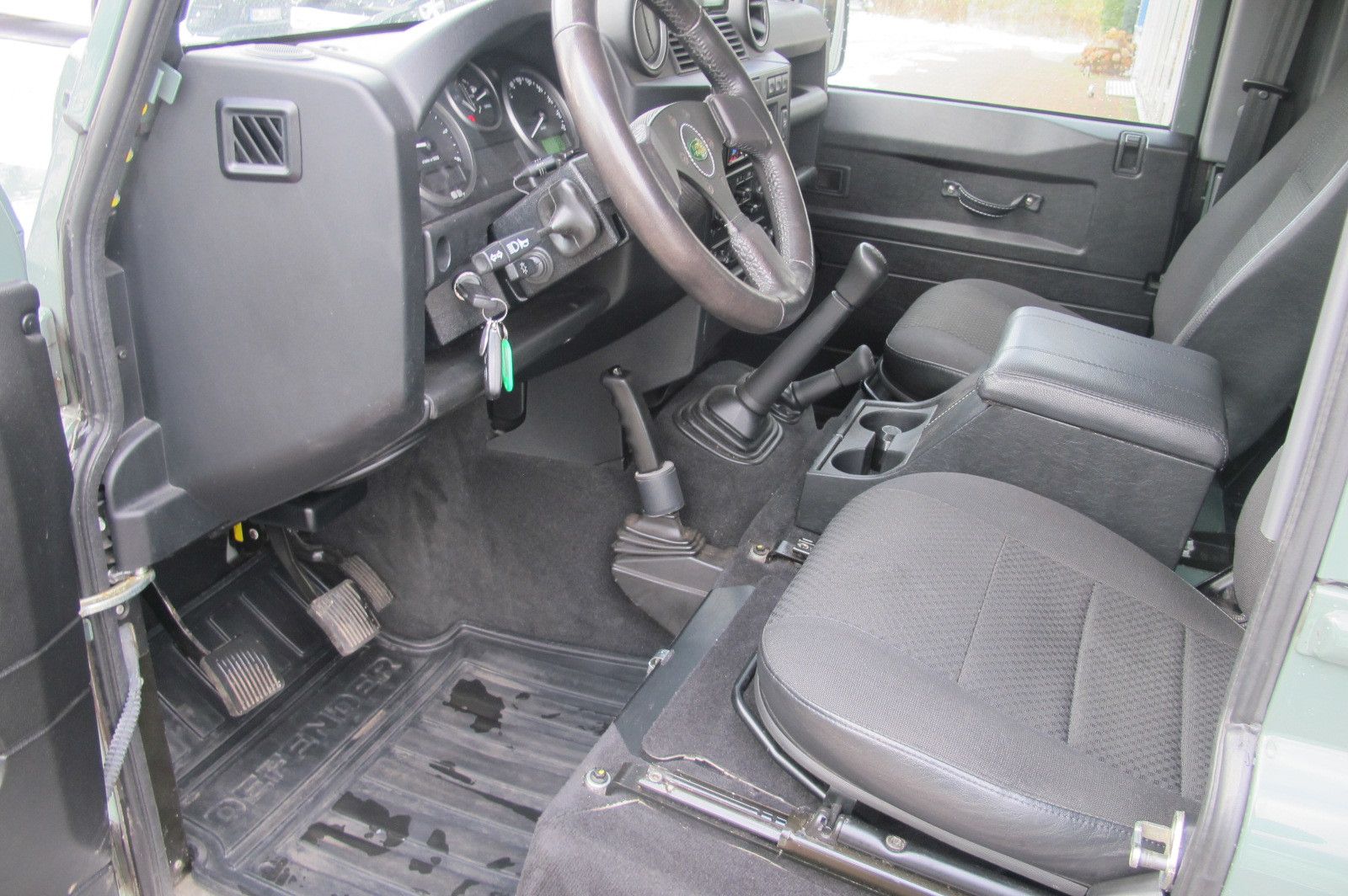 Fahrzeugabbildung Land Rover Defender 90 E Station Wagon