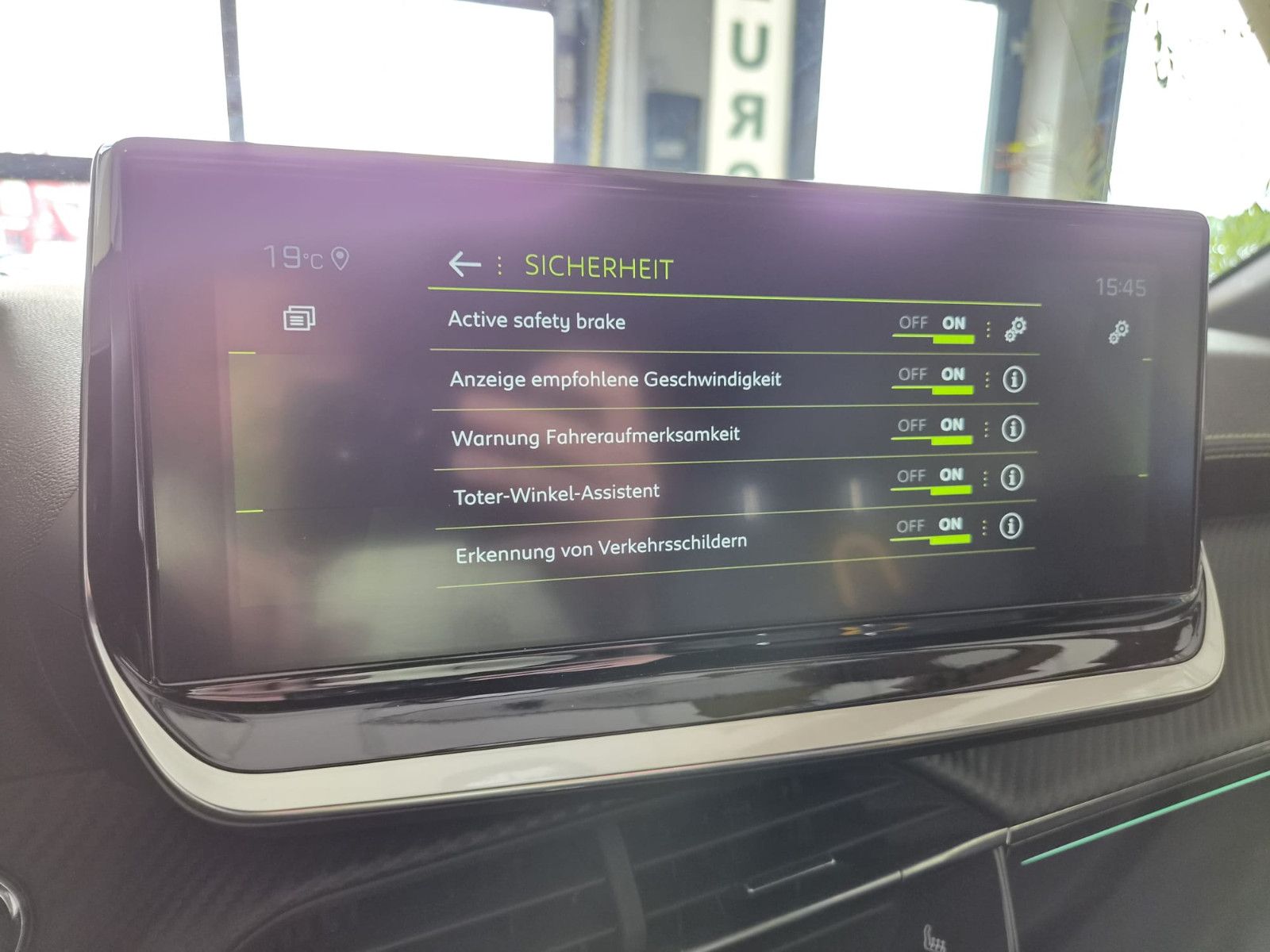 Fahrzeugabbildung Peugeot 208 GT / LED / NAVI / KAMERA / SCHECKHEFT