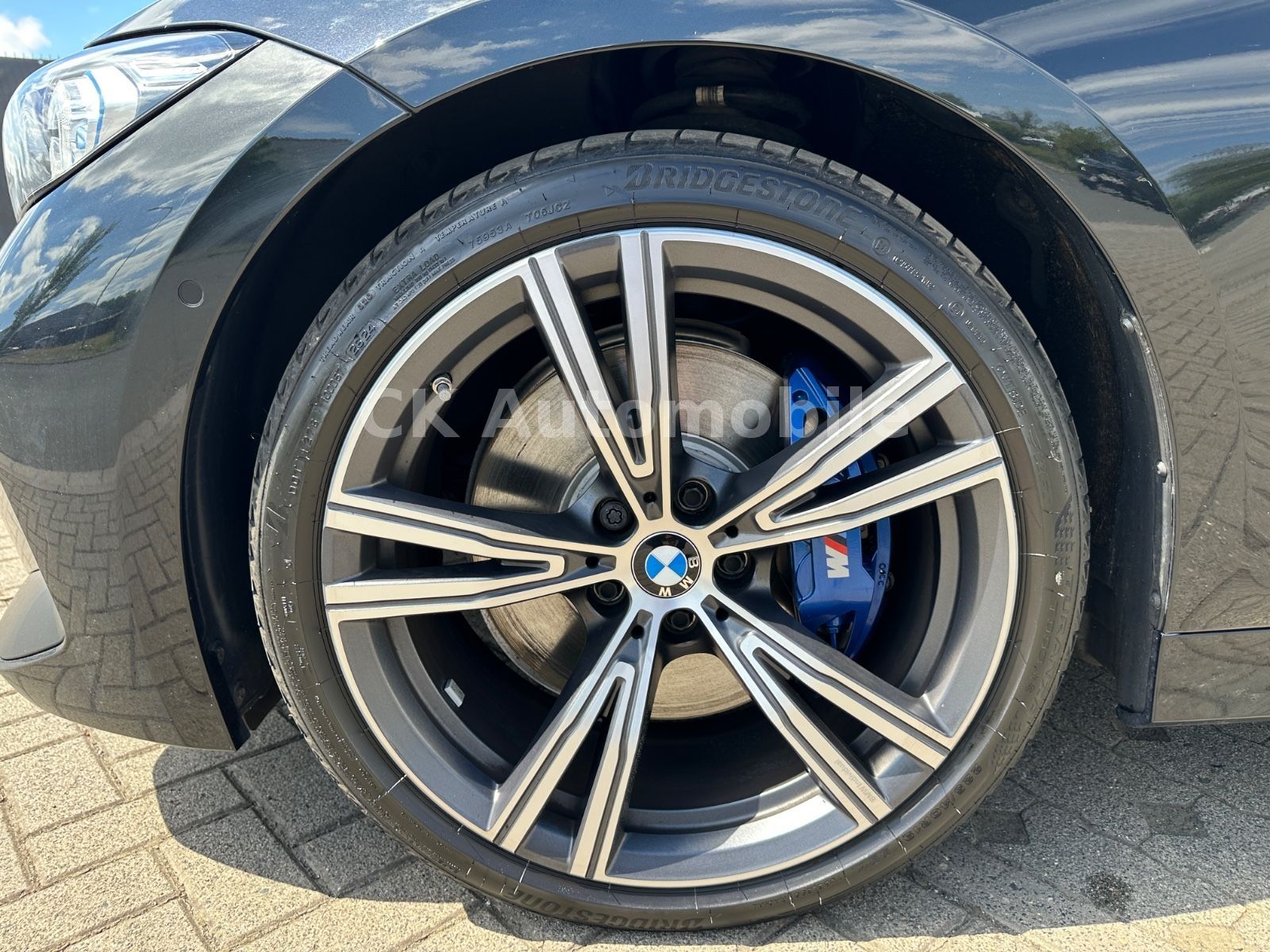 Fahrzeugabbildung BMW M340d xDrive Touring/Navi/Head-Up/Pano/360°/LED