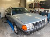 Audi 100 AVANT-QUATTRO - blaue Audi 100