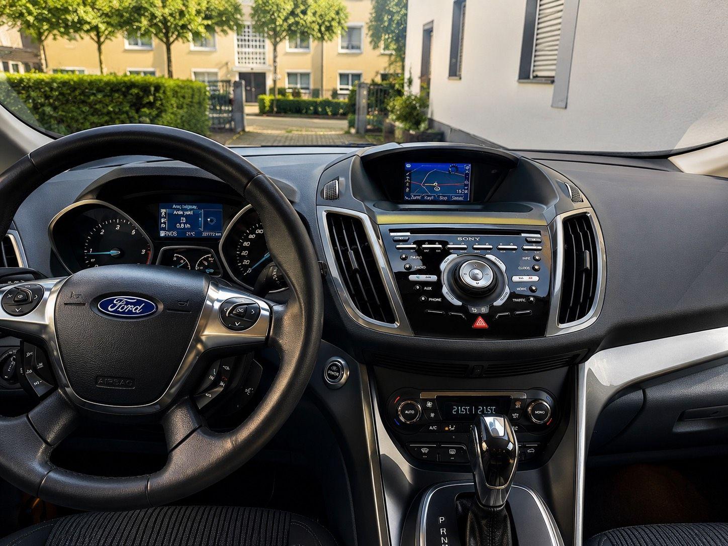 Ford Grand C-MAX 2012 — photo 10