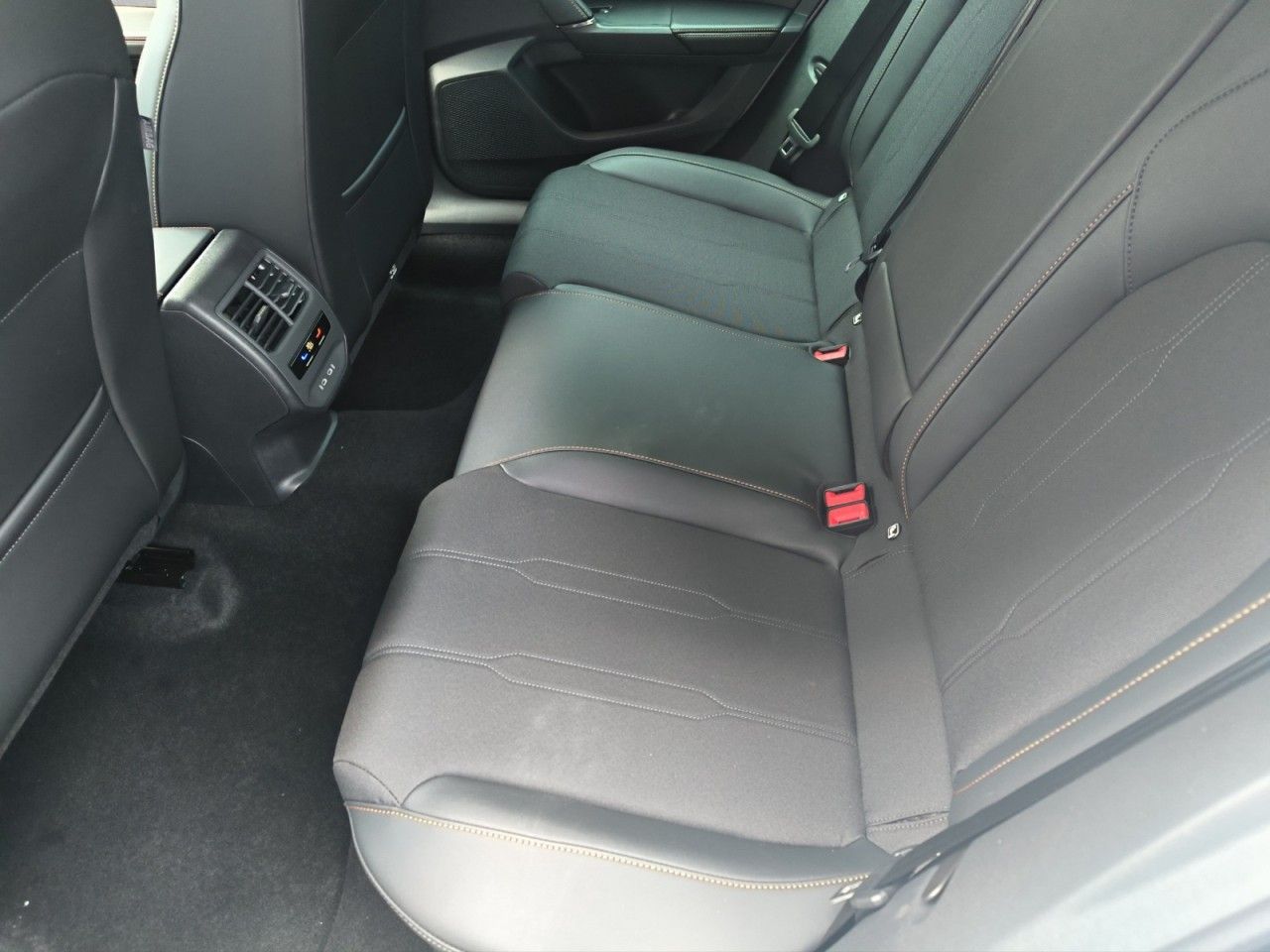 Fahrzeugabbildung CUPRA Formentor 1.5 e-TSI DSG Anhängerkupplung