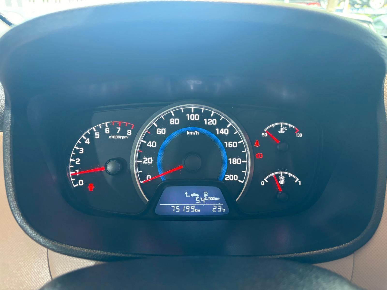 Hyundai i10 blue Classic Klima  8-fach bereift