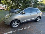 Hyundai ix35 2.0 Premium 4WD mit Panoramadach - 2. Hand - Hyundai ix35 in Wiesbaden
