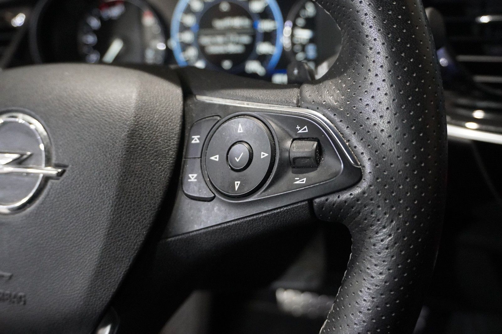 Fahrzeugabbildung Opel Insignia B GS GSi 4x4 PERFORMANCE/20"ALU/MASSAGE