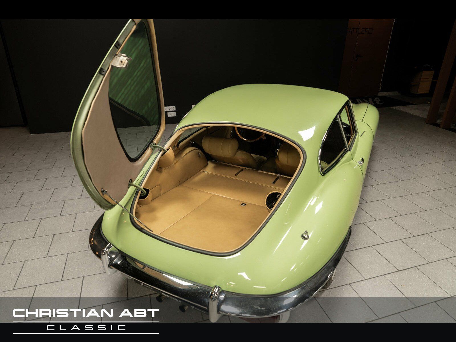 Fahrzeugabbildung Jaguar E-Type 4.2 Serie2 - Wertgutachten Note 1