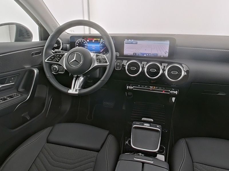 Fahrzeugabbildung Mercedes-Benz A 180 Progressive*KAMERA*LED*SPURHALTE*