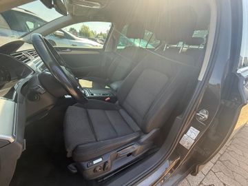 Volkswagen Passat - 8
