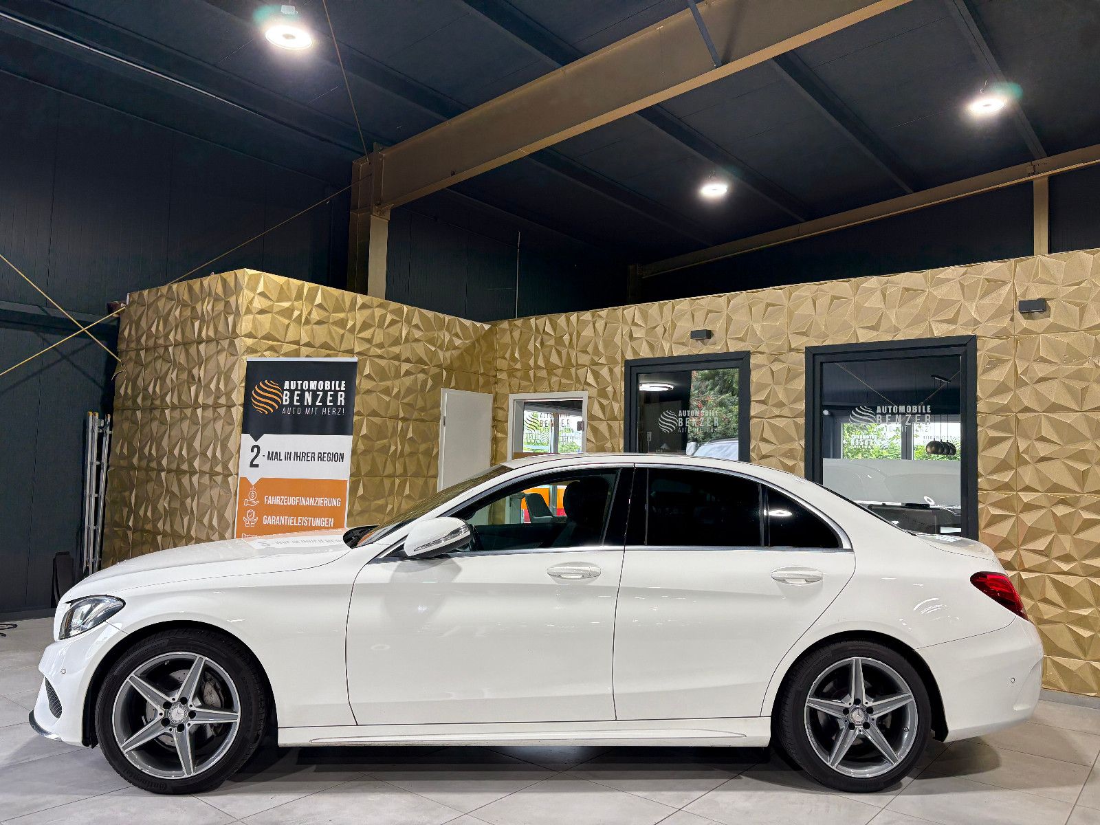 Fahrzeugabbildung Mercedes-Benz C 200 Lim. C 200 CGI/AMG-LINE/PDC/SOUND/SHZ/KLIM
