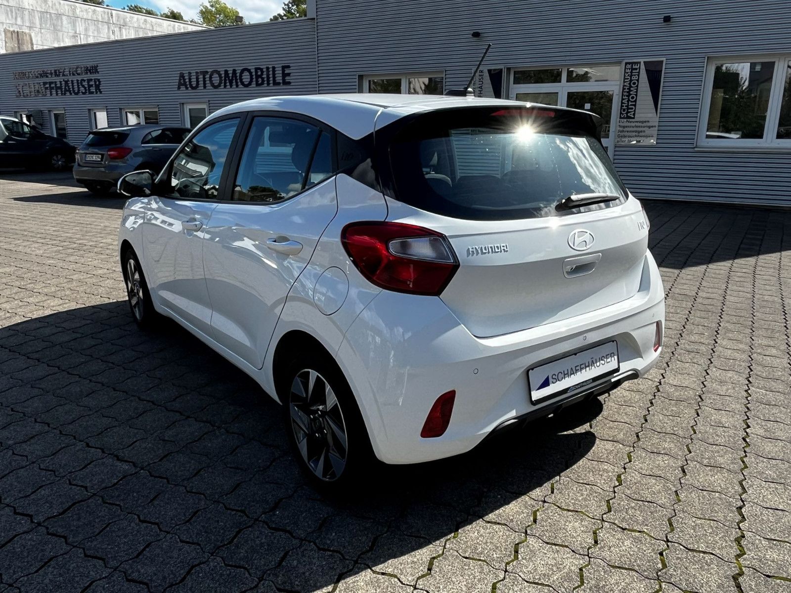 Fahrzeugabbildung Hyundai i10 Trend AUT SHZ NAV BT KAM ALU