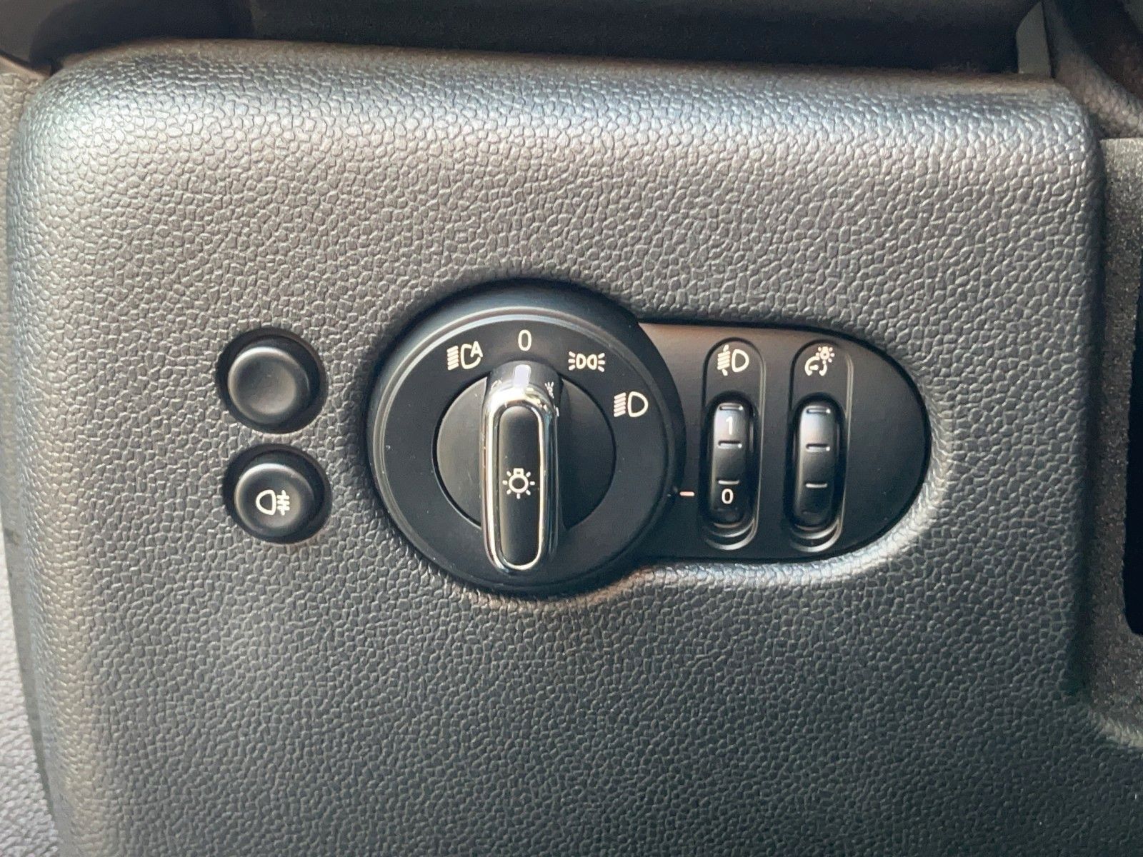 Fahrzeugabbildung MINI COOPER 5-trg.*Automatik*Navi*ViCo*Aktionsangebot