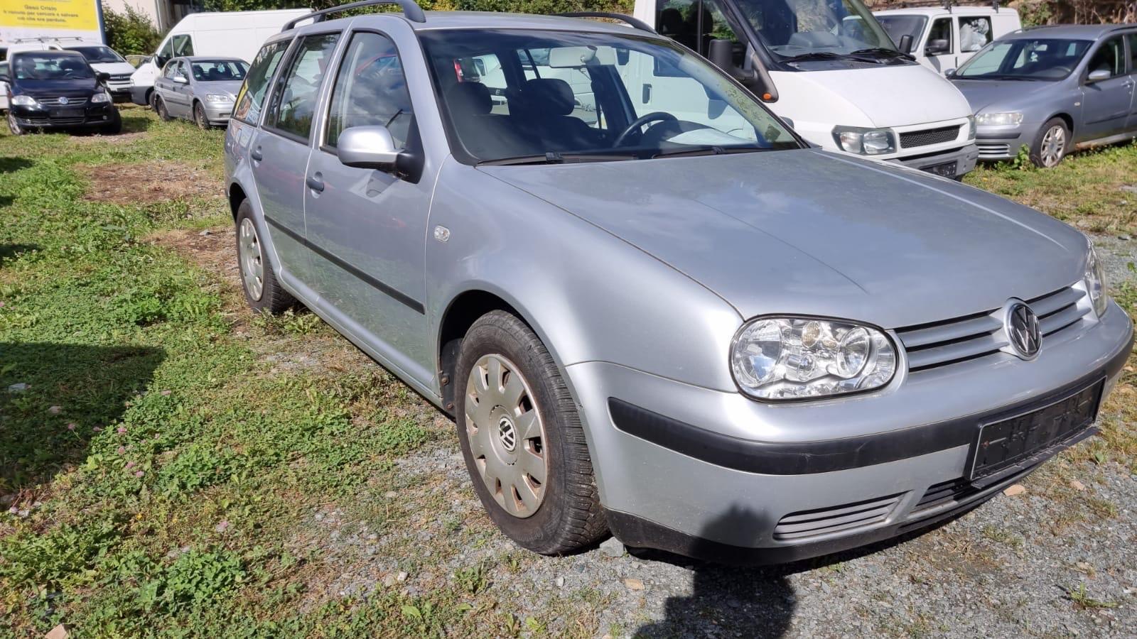 Volkswagen Golf Basis