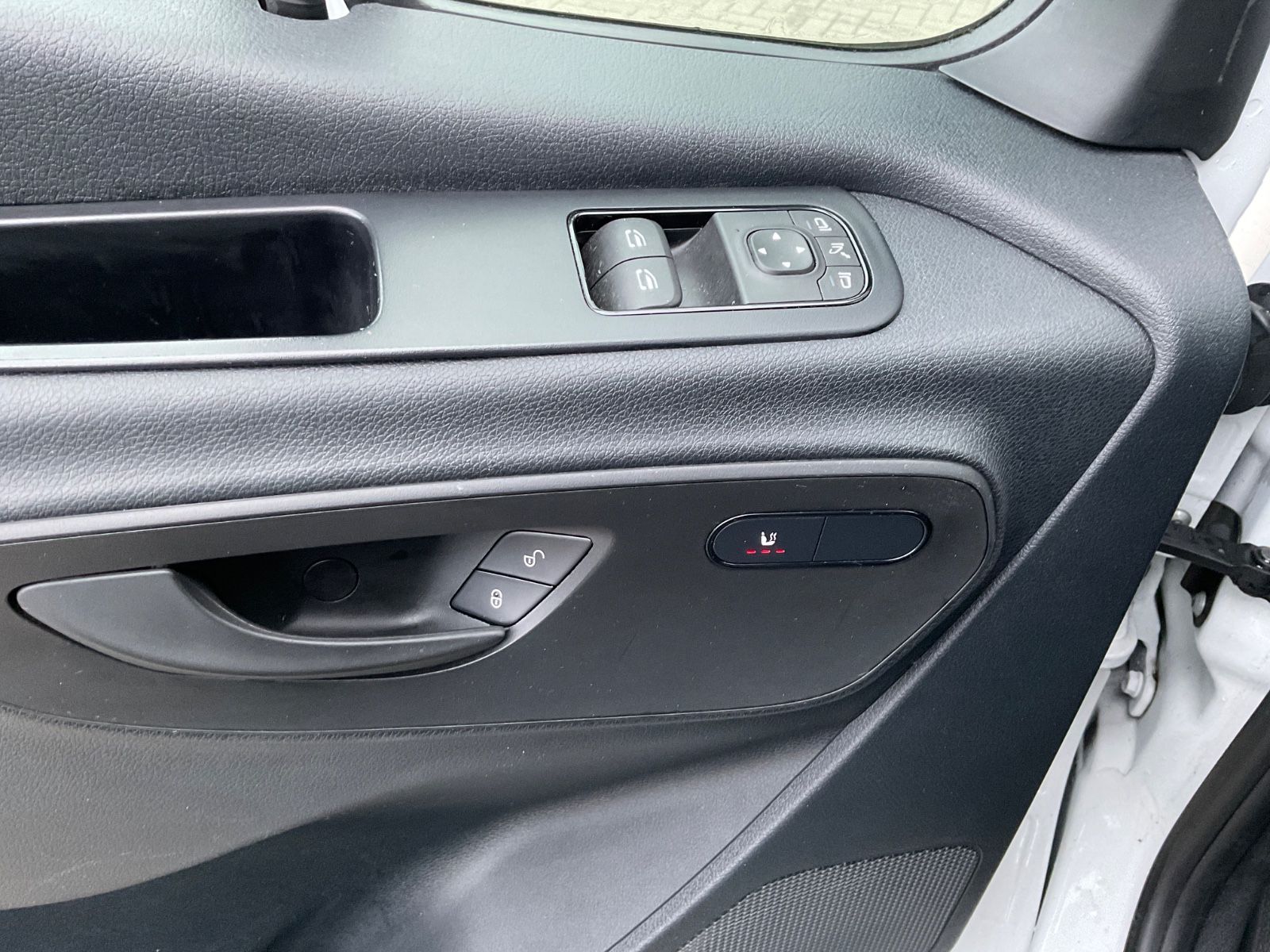 Fahrzeugabbildung Mercedes-Benz Sprinter 317 CDI,3.5T,L2 H2,Auto,Kamera,Navi,LED