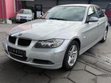 BMW 320 Baureihe 3 Lim. 320i - BMW 320 aus 2006: 320i