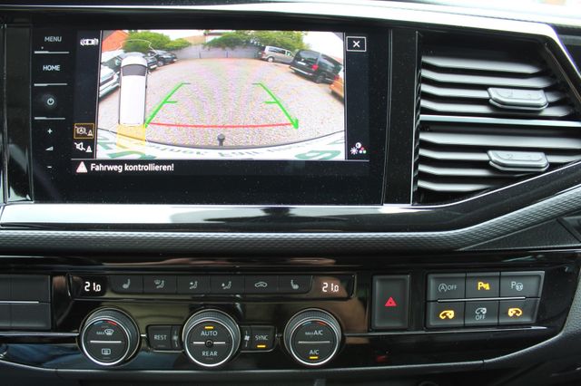 Volkswagen T6.1 Multivan Highline Black DSG 4Motion Extras!