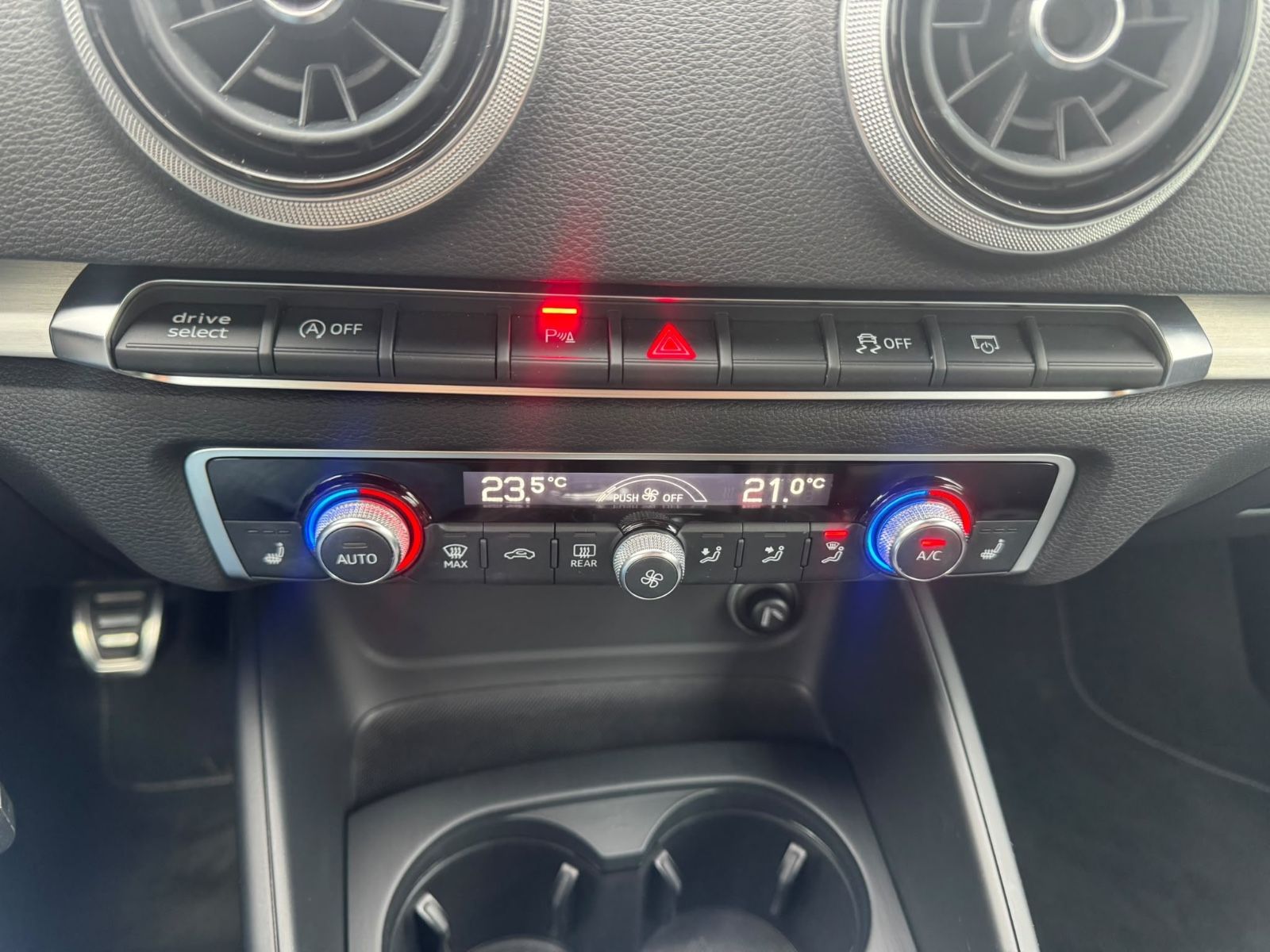 Fahrzeugabbildung Audi A3 Cabriolet quattro S Line Navi+Xenon+LED