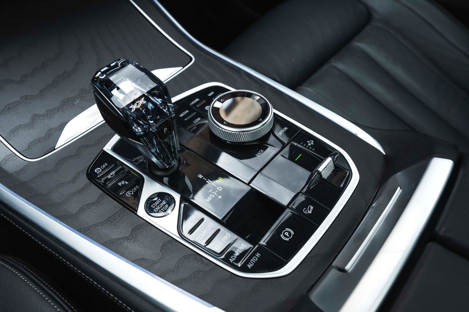 Fahrzeugabbildung BMW X7 M50i H&K HUD LASER LUFT SKY ACC MASSAGE 3D