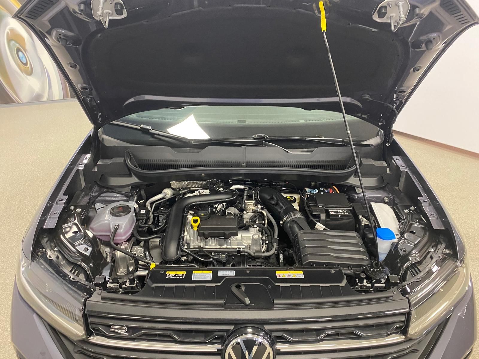 Fahrzeugabbildung Volkswagen T-Cross 1.0 TSI DSG R-Line BLACKSTYLE+MATRIX+AHK
