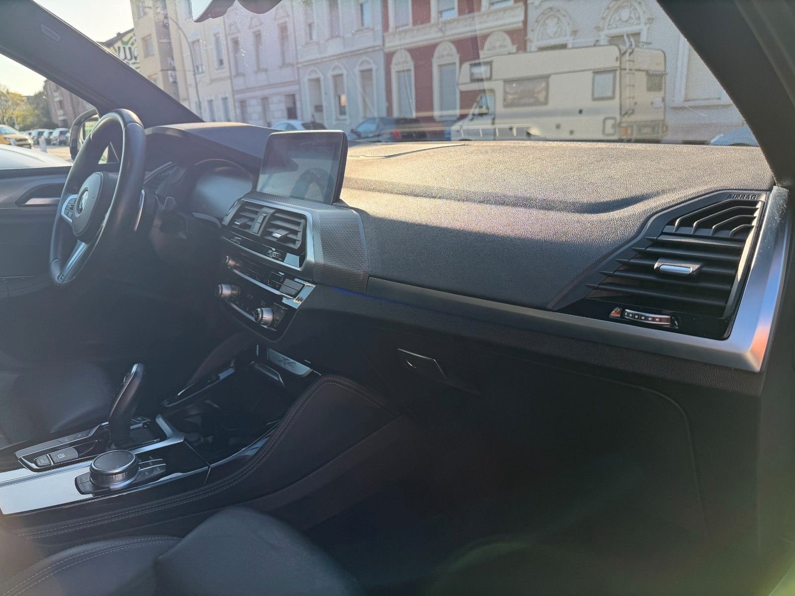 Fahrzeugabbildung BMW X4 xDrive 30 d M SPORT AHK NAVI LEDER 20 ZL. HUD