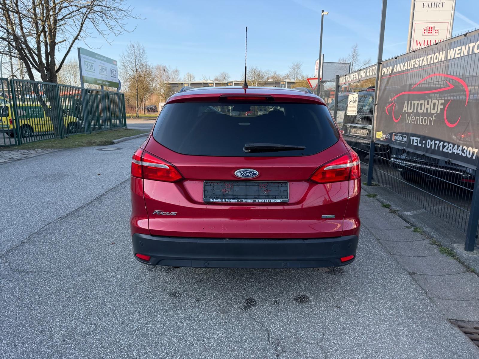 Ford Focus 2015 — photo 17