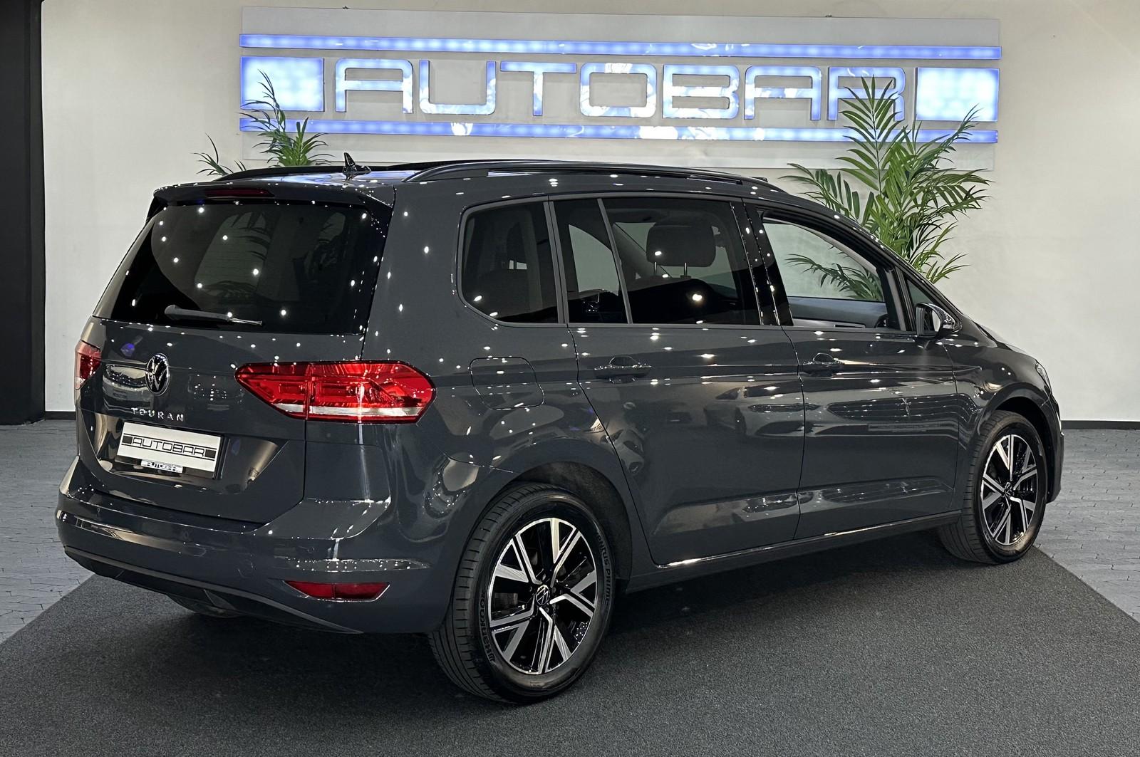 Volkswagen Touran DSG*7SITZER*PANO*STHZ*RFK*SOUND*EASY*AHK