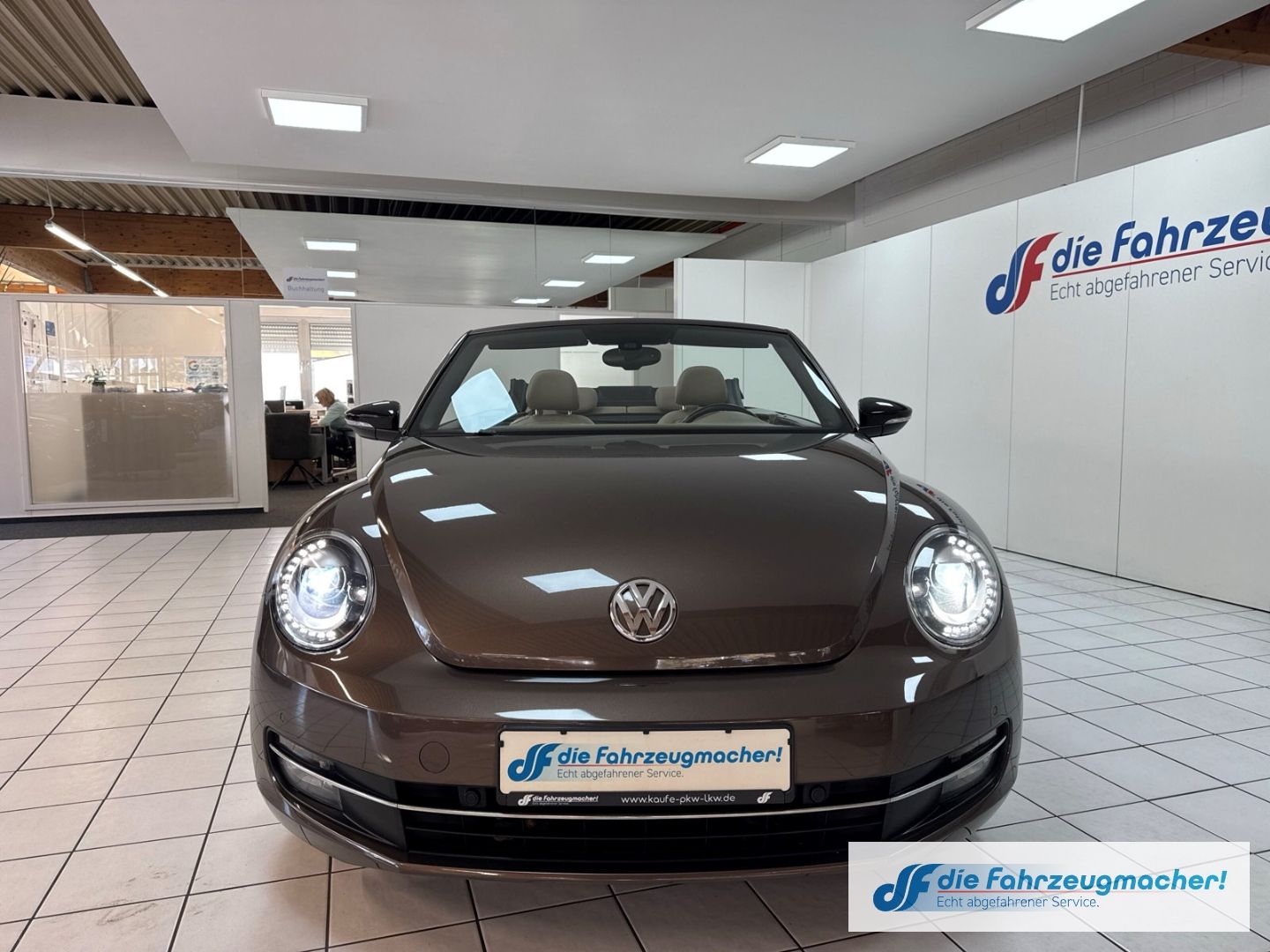 Fahrzeugabbildung Volkswagen Beetle Cabriolet Sport Navi Leder