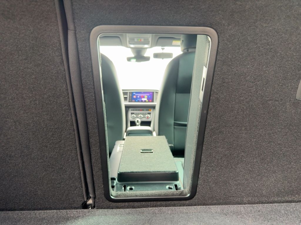 Fahrzeugabbildung SEAT Ateca FR, ACC, AHK, SHZ, RFK, PDC, NAVI, Apple C