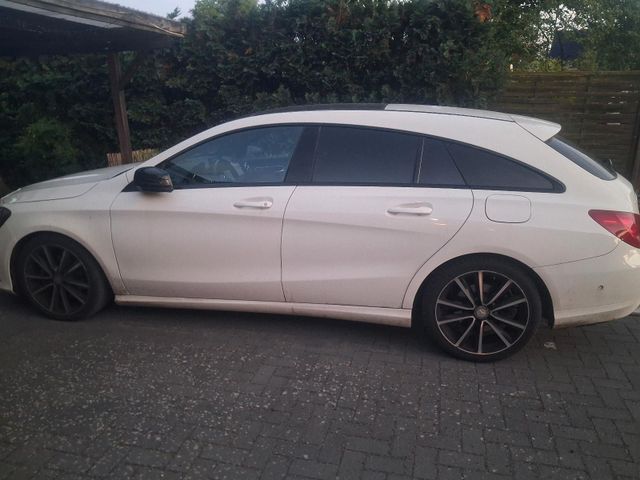 MERCEDES-BENZ Mercedes-Benz CLA 200 Shooting Brake AMG P...