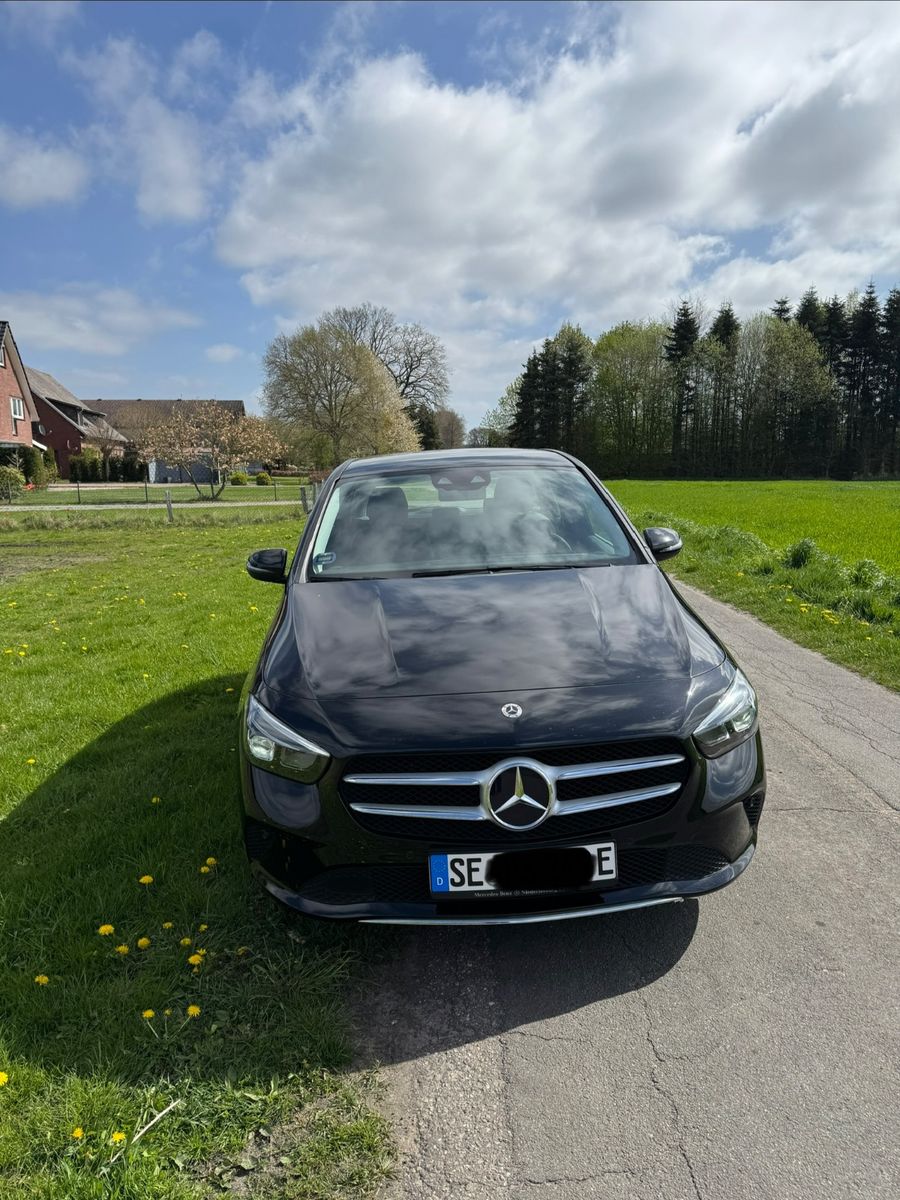 MERCEDES-BENZ B250e DCT Plug-in Hybrid Modelljahr 2023, EZ2022