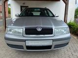 Skoda Octavia Combi 1.6 i - Skoda Octavia aus 2002