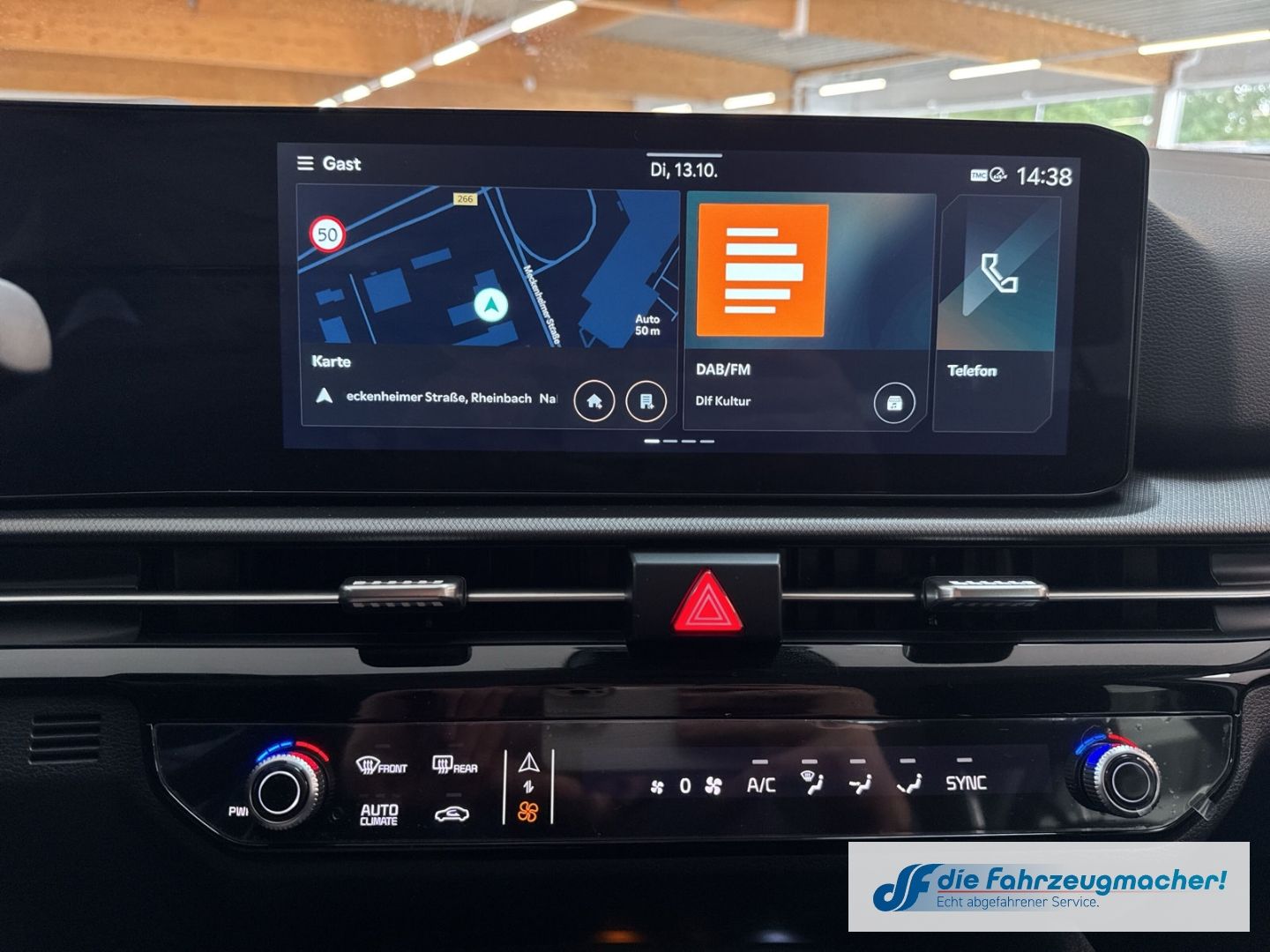 Fahrzeugabbildung Kia Sportage 1.6 T-GDI AWD 7DCT 2-Zonen-Klimaautomat